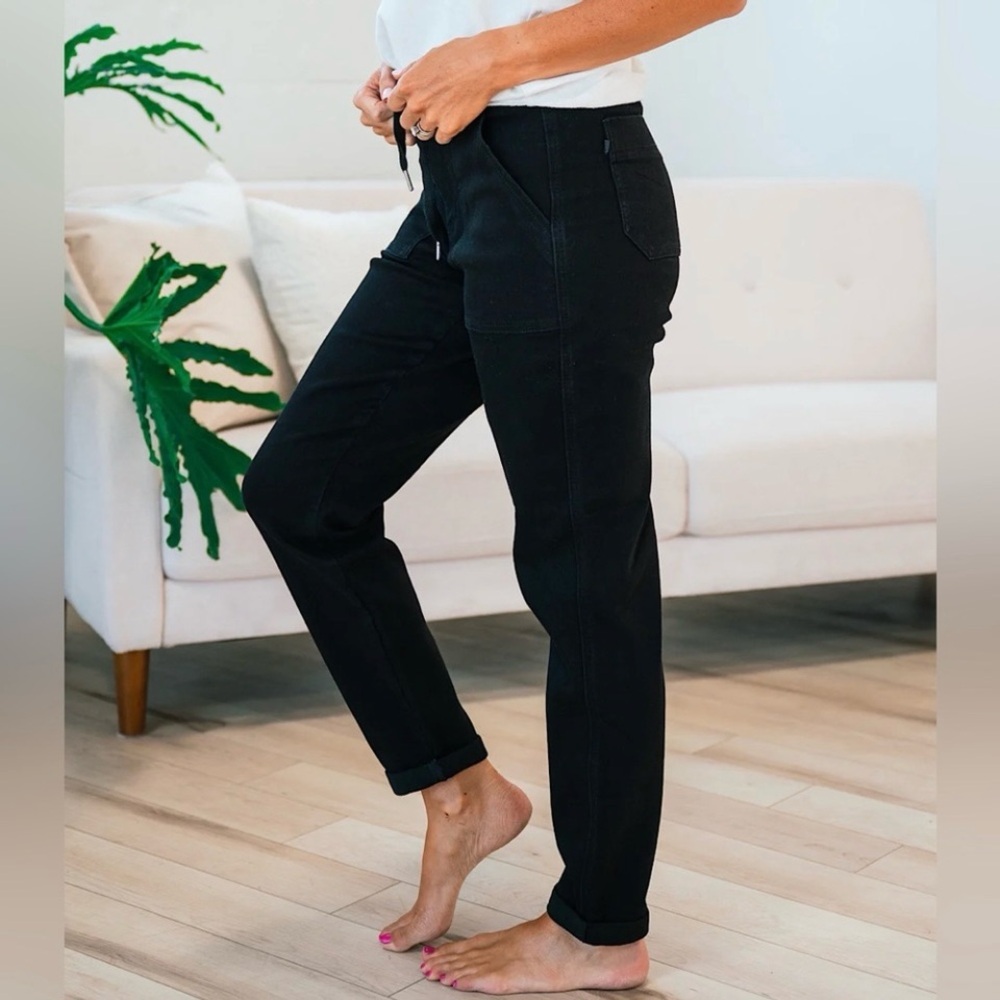 Judy Blue Women's High Waist Black Jogger Jeans Stretch Denim Size 14W - Picture 4 of 16
